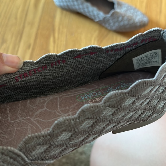 Sketchers Taupe Flats - Picture 7 of 8